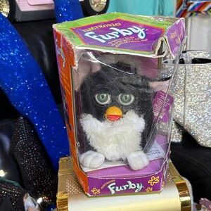 Vintage FURBY - 1998 (original box is damaged)